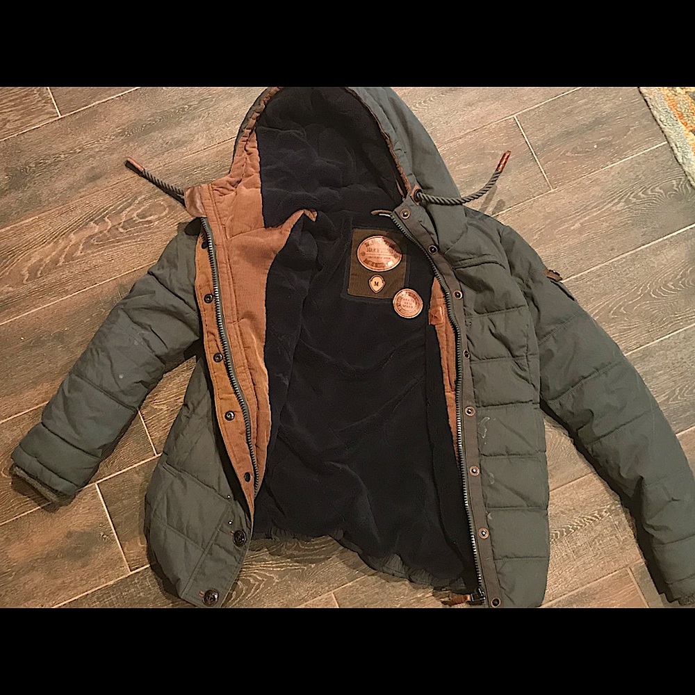 Jacket is Sold won’t let me delete